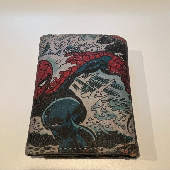 Spider-Man Tri-Fold Wallet - Marvel Comics - Picture 4 of 14